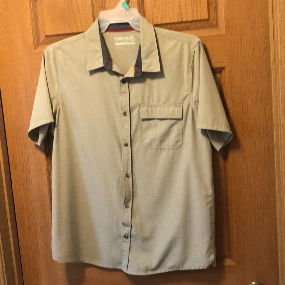Avalanche Short Sleeve Button Down Hiking